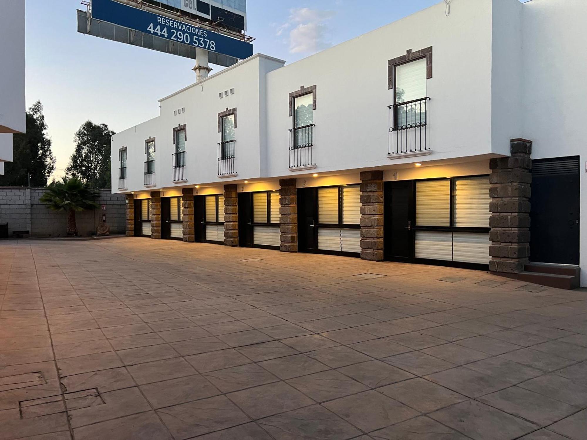 Qa Hotel San Luis Potosi Exterior photo